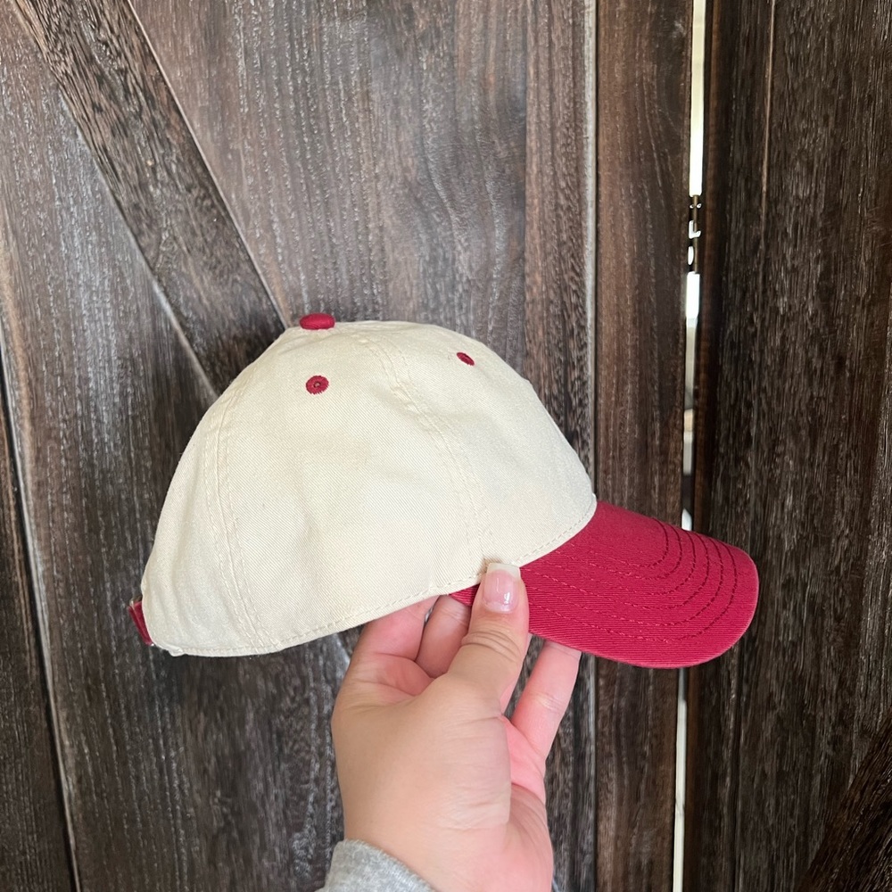 Hat - Picture 2 of 4
